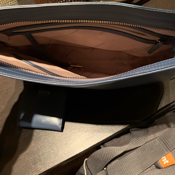 Brahmin Top Sail with wallet - Picture 6 of 6